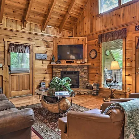 Gatlinburg Mountainside Escape With Deck And Hot Tub! Villa